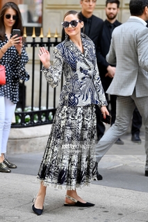 Olivia Palermo feet photo thumbnail