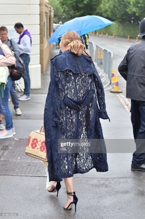 Olivia Palermo feet photo thumbnail