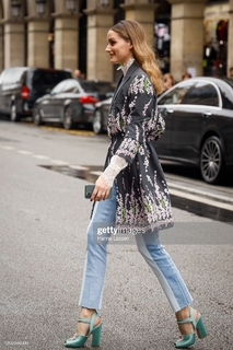 Olivia Palermo feet photo thumbnail