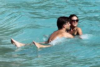 Olivia Palermo feet photo thumbnail