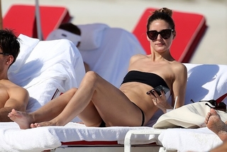 Olivia Palermo feet photo thumbnail