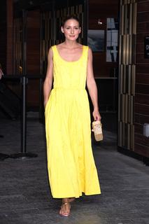 Olivia Palermo feet photo thumbnail