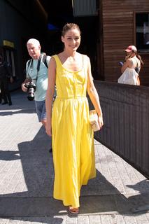 Olivia Palermo feet photo thumbnail