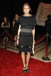 Olivia Palermo feet photo thumbnail