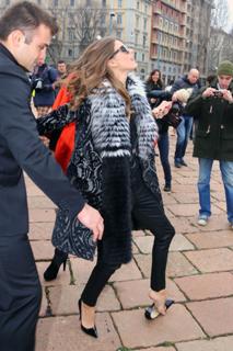 Olivia Palermo feet photo thumbnail