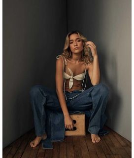 Olivia Ponton feet photo thumbnail