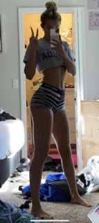 Olivia Ponton feet photo thumbnail