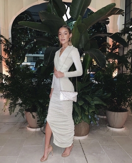 Olivia Ponton feet photo thumbnail