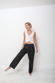 Olivia Ponton feet photo thumbnail