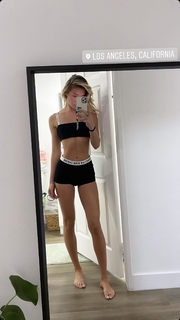 Olivia Ponton feet photo thumbnail