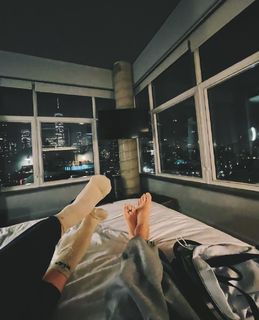 Olivia Ponton feet photo thumbnail