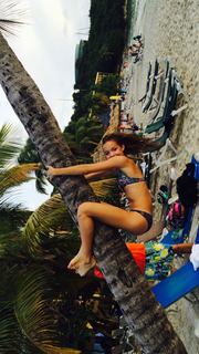 Olivia Ponton feet photo thumbnail