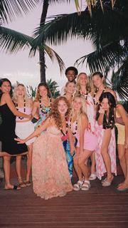 Olivia Ponton feet photo thumbnail