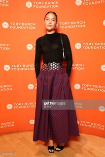 Olivia Ponton feet photo thumbnail