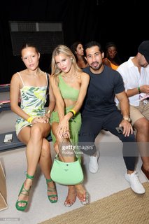 Olivia Ponton feet photo thumbnail