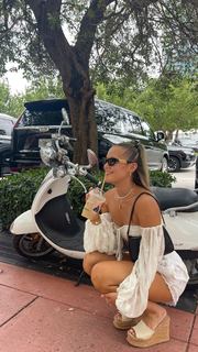 Olivia Ponton feet photo thumbnail