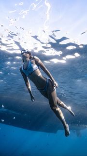 Olivia Ponton feet photo thumbnail