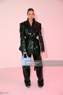 Olivia Ponton feet photo thumbnail