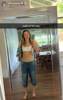 Olivia Ponton feet photo thumbnail