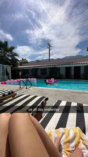 Olivia Ponton feet photo thumbnail