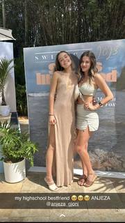 Olivia Ponton feet photo thumbnail