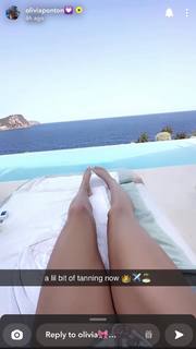 Olivia Ponton feet photo thumbnail