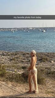 Olivia Ponton feet photo thumbnail