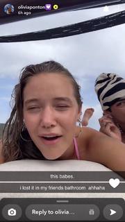 Olivia Ponton feet photo thumbnail