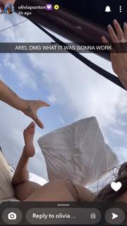 Olivia Ponton feet photo thumbnail