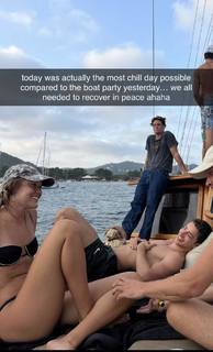 Olivia Ponton feet photo thumbnail