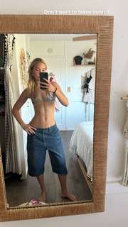 Olivia Ponton feet photo thumbnail