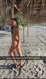 Olivia Ponton feet photo thumbnail