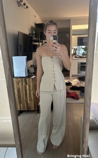 Olivia Ponton feet photo thumbnail