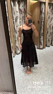 Olivia Ponton feet photo thumbnail