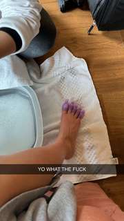 Olivia Ponton feet photo thumbnail