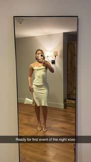 Olivia Ponton feet photo thumbnail