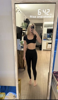 Olivia Ponton feet photo thumbnail