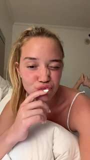 Olivia Ponton feet photo thumbnail