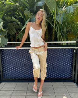 Olivia Ponton feet photo thumbnail