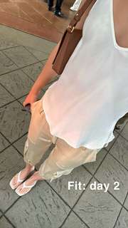 Olivia Ponton feet photo thumbnail