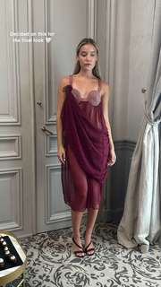 Olivia Ponton feet photo thumbnail