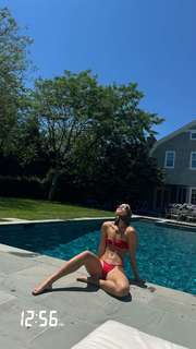 Olivia Ponton feet photo thumbnail