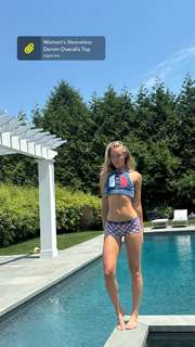 Olivia Ponton feet photo thumbnail