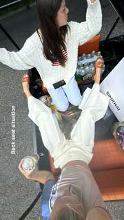 Olivia Ponton feet photo thumbnail