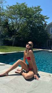 Olivia Ponton feet photo thumbnail