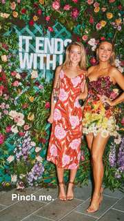 Olivia Ponton feet photo thumbnail