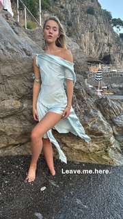 Olivia Ponton feet photo thumbnail