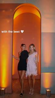 Olivia Ponton feet photo thumbnail