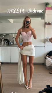 Olivia Ponton feet photo thumbnail