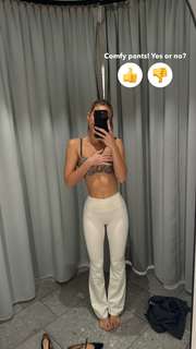 Olivia Ponton feet photo thumbnail